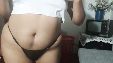 My mom's shy friend is an expert in sex