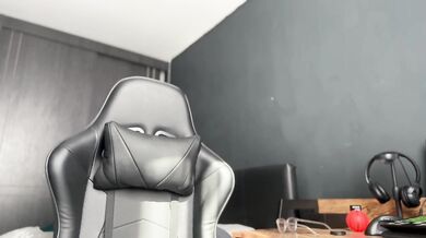 flaco te enseña como se folla un culo de juguete - andcristian