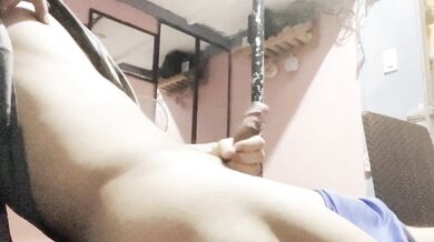 quick jakol while watching showtime