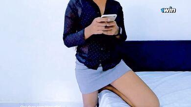 සිංහල වොයිස් එපා උබ මාව බඩ කරන්නද යන්නේ ෂොපින් යන්න මට අරින්නත් දෙන්න උනා - Sri lankan Slut Girl Sex