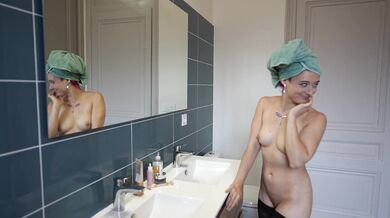 Ces collègues de travail se touchent en cachette la nuit - Paranormal Activi’tities Halloween 1/4