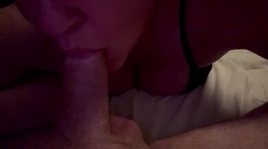 Red lips amateur blowjob