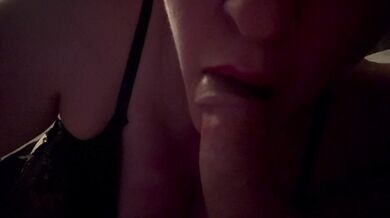 Red lips amateur blowjob