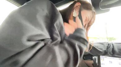 女子大生が彼シャツワンピースでノーパン買い物デート♡ホテルまで我慢できずにそのまま野外カーセックスで大量中出し♡RYO＆YUU♡素人カップル/パイパン/美少女/10代/野外露出/スタイル抜群/スマホ