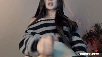 Naughty Shemale jerking gone wild on cam