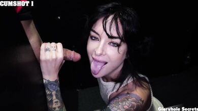 Sucking and stroking cocks with Lysagna Del Ray