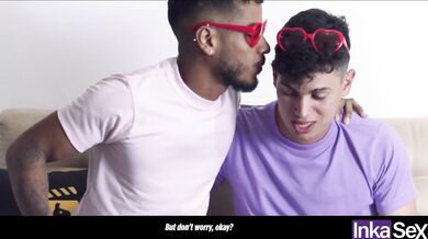 Angela ebony culona colombiana se folla a dos amigos gays en su departamento