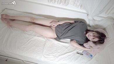 黒人エロ動画を見ながら足ピンオナニーしていたら…♡おまんこ寂しくなってきて挿入（日本人素人）