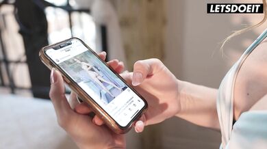 Alex Coal & Skylar Snow Have Lesbian Fuck On Blind Date - A GIRL KNOWS