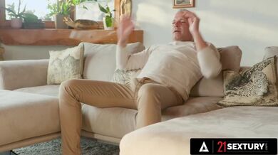 Perfect Babe Wants Her Pretty Ass Fucked After A Shower