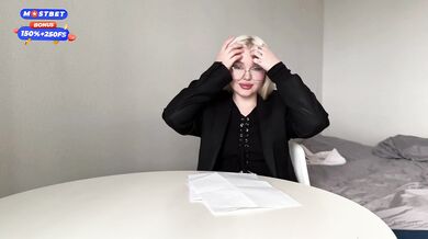 A strict teacher with a big ass, in stockings, taught a history lesson.