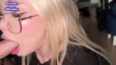 A strict teacher with a big ass, in stockings, taught a history lesson.