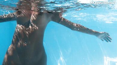 Hottest Latina babe swims naked and seduces producer