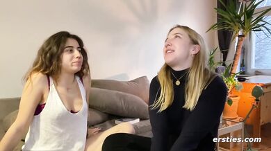 Ersties - Heißes, intimes Lesben-Date mit Muschilecken