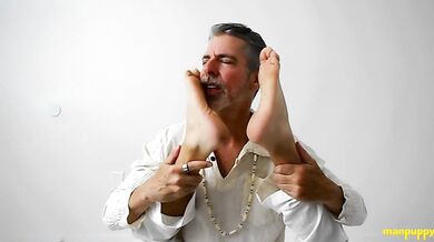 Yoga DILF Worships His Foot