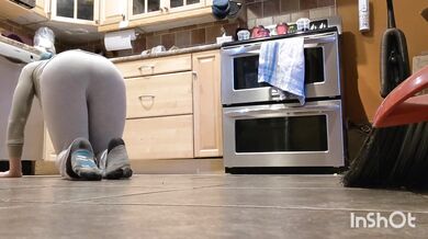 My roommate brought His friends over so I started showing off