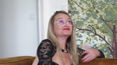 Sonia, 50 Years Old, Future Life Coach! - Little Blonde