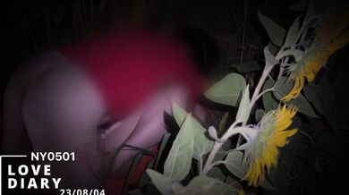 【23/08/04】【人妻】【潮】【野外】ひまわり畑でスリル満点の野外SEX 大量潮吹き♡