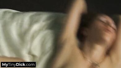 Letting her tiny dick boyfriend try to fuck her after a masturbation session