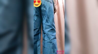 巨乳JKがジーンズでおしがまおもらしオナニー