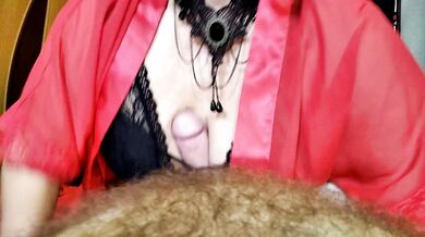 My naughty MILF bitch gives a masterclass in blowjob ... Envy, guys! Learn, girls! ))