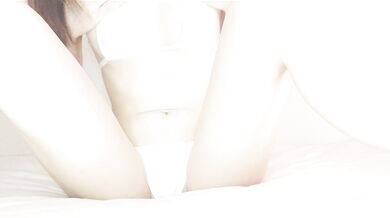 マイクロビキニで乳首オナニー♡乳首イキ♡イッた直後の糸引きおまんこ見てください♡