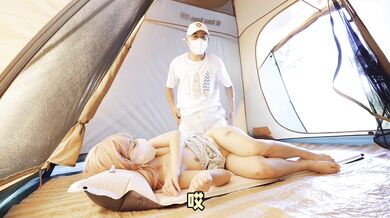 户外帐篷里的疯狂中出