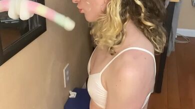 Transgirl bounces off her dildos and cums hands free