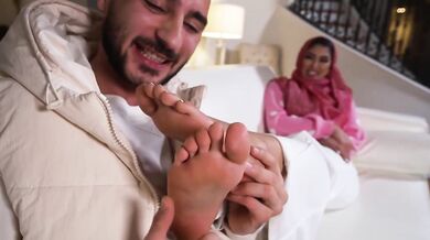 Sophia Leone New House No Shoes - FootJob (02-03-2024) #Hardcore#Bigtits#Latina#Fetish#ILUVY