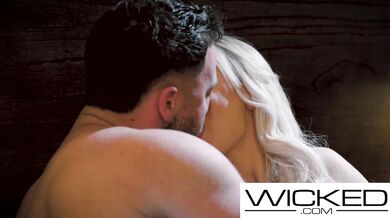 Kenzie Taylor and Seth have sex in bed