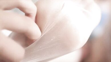 Coriander 菜菜 / 欲望人妻的性处理方式，與丈夫的下屬家中做愛内射 Seduced My Husband’s Employee to Fuck me Everywhere at Home