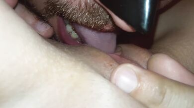 Amateur pussy licking orgasm