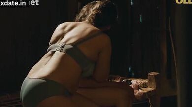 Riya Ne Chlai Pooja Ki Chut Me Ugly