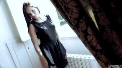 Brunette MILF Masturbation