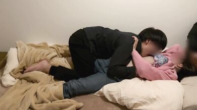 【個人撮影】 今日のSEX♡おうちでイチャイチャから騎乗位で真横からのアングル動画♡最後は初めてバックの状態で中出しフィニッシュ????オープニングは逗子葉山デート????／Japanese amateur