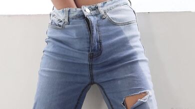 RE WETTING MY JEANS WITH PEE