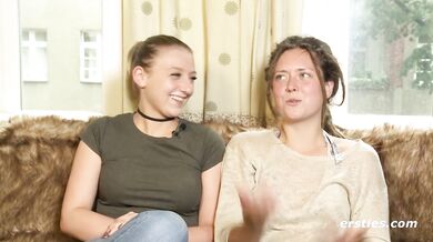 Ersties - Erstes Mal lesbisch mit Sofie und Tamara