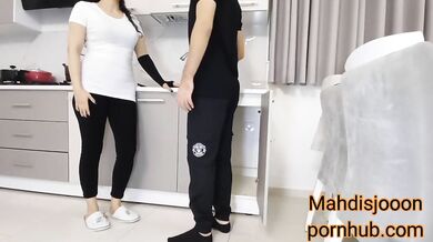 سکس ایرانی با لوله کش حشری جای دستمزد بهش کوس دادم ، داستانی پر از مکالمه فارسی ????