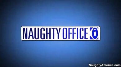 Stacey Foxxx Fucking In The Floor With Her Brown Eyes - The Butt