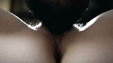 Close Up PUSSY EATING and deep FINGER FUCK