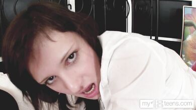 Dude fucked brunette babe in cunt and asshole