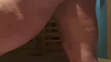 Lick every vein of her hypertrophic muscles