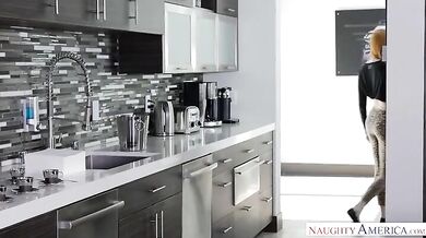 Slutty Lauren Phillips Takes a Hot Load in Her Mouth