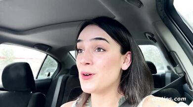 Ersties - Hot American Babe Gets Off While In Her Car