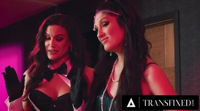 Cis Lesbian Fucks Her Trans Assistant