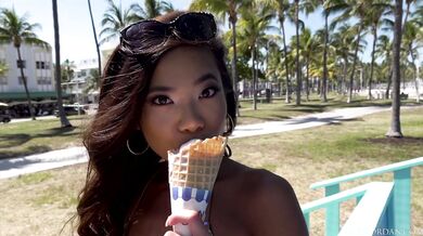 Jules Jordan - Great Day For A Stroll On South Beach With Vina Sky