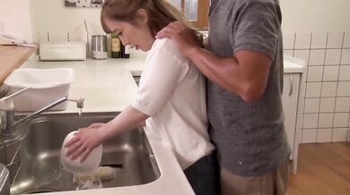 ぱっつんぱっつんのピタピタパンツがそそる櫻木梨乃ちゃんの家事代行！2