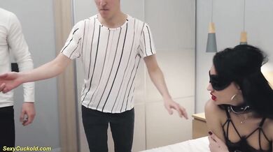 flexi milf gets cuckold anus stretched