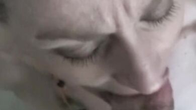 Amateur house wife loves the taste of sperm yum yum!