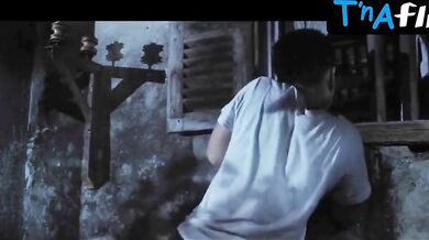 Ngoc Thanh Tam Breasts Scene in Dao Cua Dan Ngu Cu